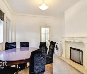 3 bedroom end of terrace house to rent - Photo 3