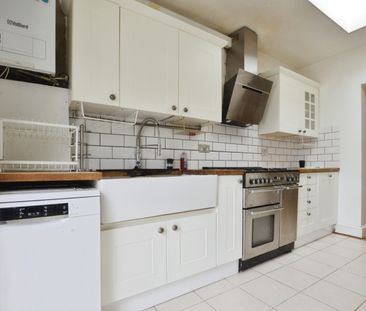 3 bedroom House To Let Total Size: 1055 SQ FT - Photo 6