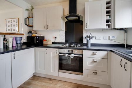 2 bedroom terraced house to rent - Photo 4