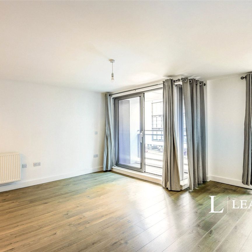 2 bedroom apartment to rent Queensgate, Cromwell Road, Redhill, RH1 - Photo 1