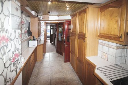 2 bedroom semi-detached house to rent - Photo 4