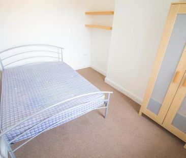 2 bedroom semi-detached house to rent - Photo 3