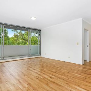 MGM MARTIN – TWO BEDROOM APARTMENT - Photo 3