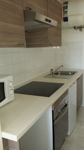 A LOUER Studio meublé 50000 Saint-Lô 1 pièce 29.36 m² - Photo 2