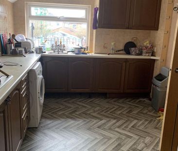 1 bedroom in a house share to rent - Photo 6