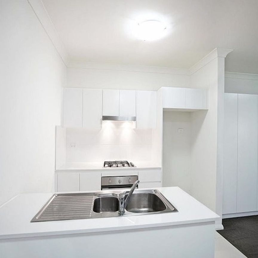 Two Bedroom Unit&comma; in a Prime Location&excl; - Photo 1