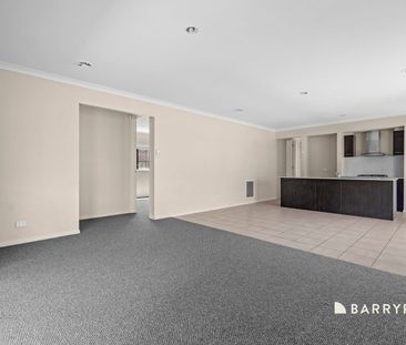 Family Home with Modern Comforts in Craigieburn - Photo 1