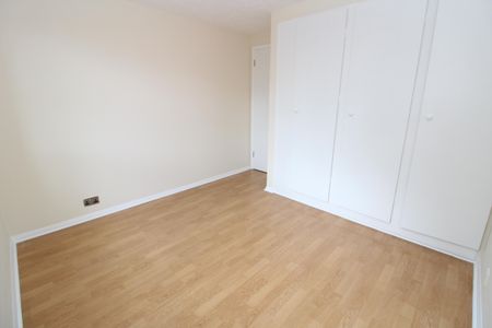 Spring Grove, Mitcham - Photo 5