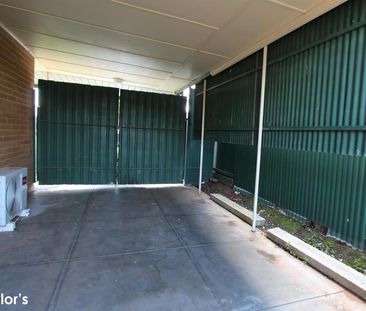 SPACIOUS FAMILY HOME WITH MULTIPLE LIVING AREAS & GREAT OUTDOOR SPACE - Photo 2