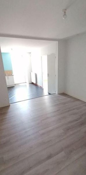 NOUVEAUTE- LOCATION:PLEIN CENTRE DE VERN/ SEICHE Maison T2 de 55 m² habitables environ, avec ac... - Photo 1