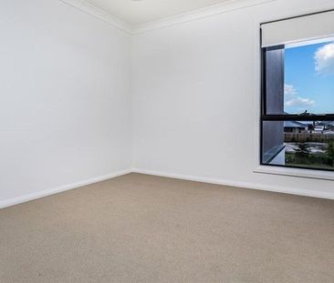 CAPESTONE SITUATED HOME! - Photo 1