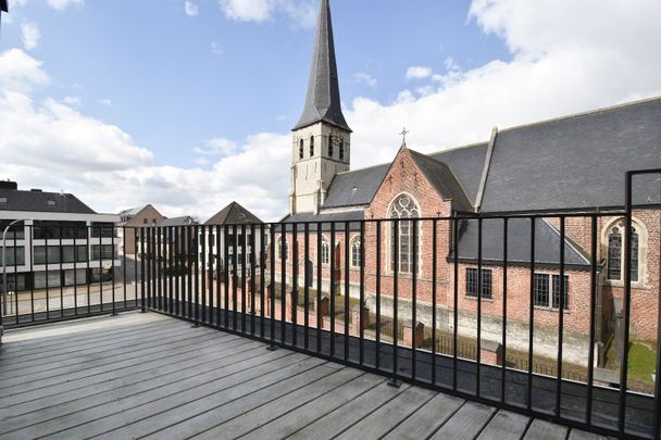 Modern en lichtrijk appartement met uniek uitzicht in hartje Elversele - Photo 1