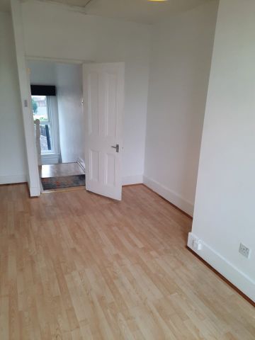 1 Bed Flat, Sydenham, SE26 - Photo 2