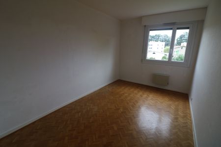 Location Appartement 4 pièces 88m² LA TALAUDIERE 42350 - Photo 2