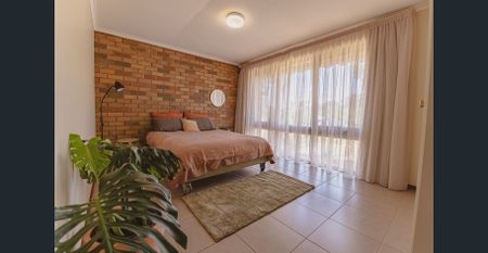 2/4 Kooyong Close, Kennington, Vic 3550 - Photo 3