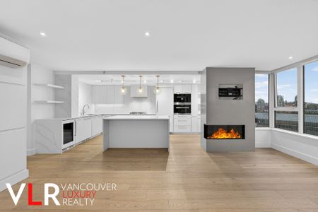 Condo in Downtown Vancouver, British Columbia - Photo 3