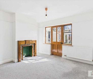 Cowley Road, Felixstowe, IP11 - Photo 2