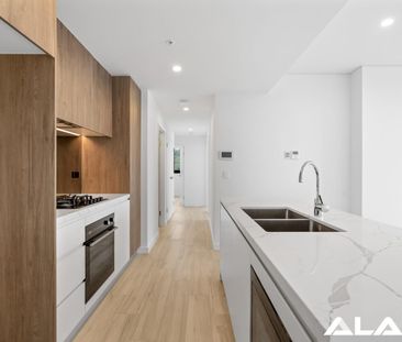 Level 18 | Three Bedroom in Gosford's Newest Address - Photo 5