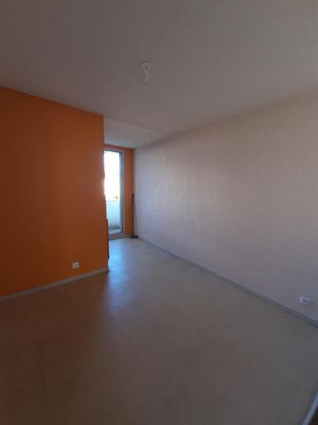 Appartement T3 à louer - GRENOBLE – 9 allée du jardin hoche - Photo 2