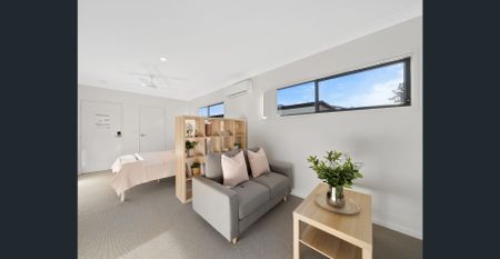 FULLY FURNISHED, DESIGNER STUDIO APARTMENT– BILLS INCLUDED! - Photo 3