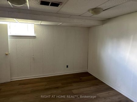 For Lease - 70 Bunnell Crescent, Toronto, Ontario - Photo 2