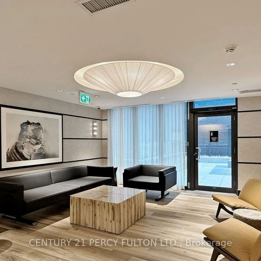 327 king Street W #1807 - Photo 1