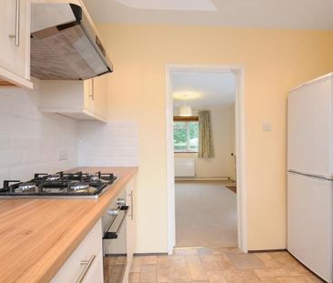 2 bedroom semi-detached bungalow to rent - Photo 4