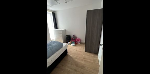 Room in a Shared House, Bartle Avenue, E6 - Photo 2