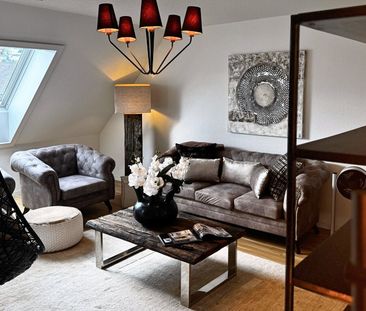 LA VIE URBAINE AU-DESSUS DES TOITS DE ZURICH-OUEST - Foto 2