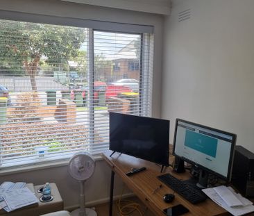 Murrumbeena - Photo 1