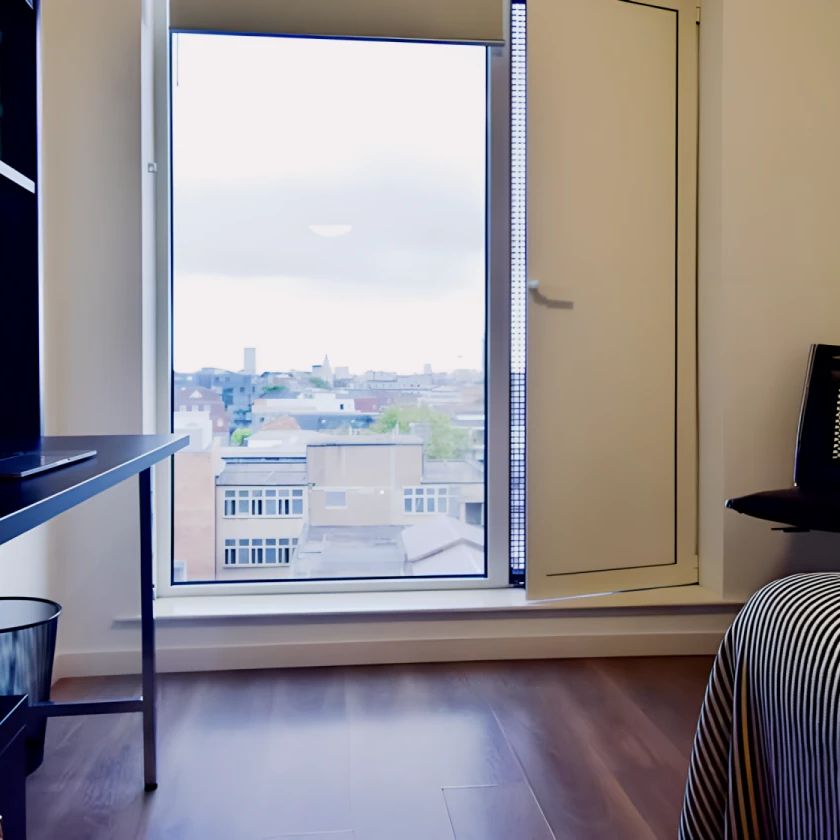 Silver Two Bed Apartment - Photo 1