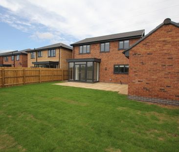 4 Bedroom Detached House , Chester - Photo 1