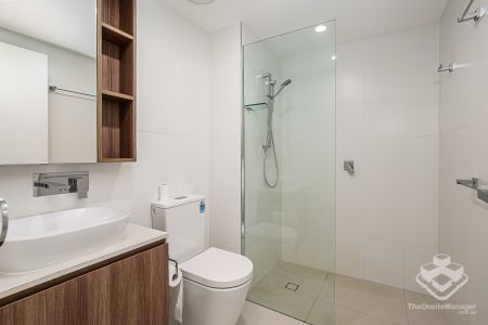 Lovely 1 bedroom fully furnished Unit in the Heart of Coorparoo - Photo 5