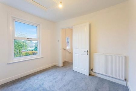 3 bedroom terraced house to rent - Photo 4