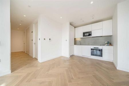 3 bedroom flat to rent - Photo 4