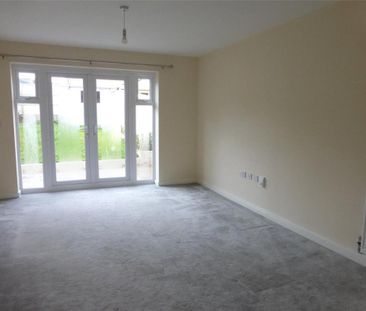 2 bedroom semi-detached house to rent - Photo 4