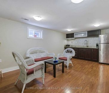 For Lease - 44 Richardson Drive, Aurora, Ontario - Photo 2