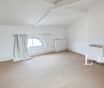 2 bedroom flat to rent Flat 2 17 The Esplanade, Lowestoft, NR33 - Photo 2
