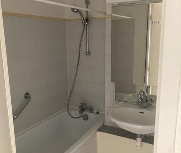 Location Appartement 2 pièces 51m² SAINTES 17100 - Photo 4