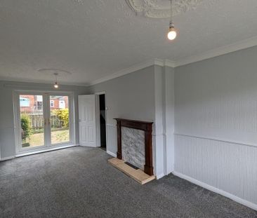 2 bedroom semi-detached house to rent - Photo 2