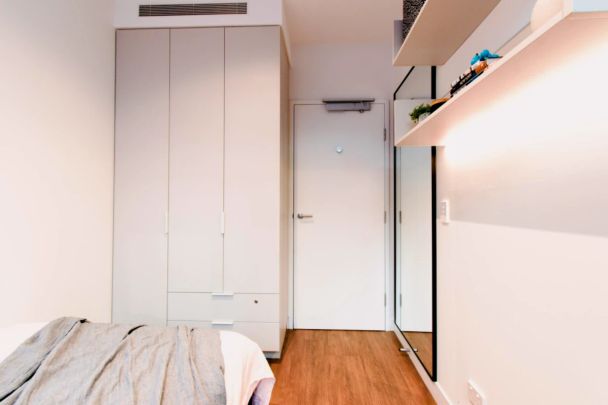 residence near Berkeley Street, Melbourne - Photo 1