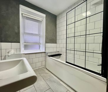 Rockfield Terrace, Leeds, Yeadon - Photo 2