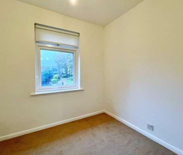 Woking, Surrey, GU21 - Photo 5