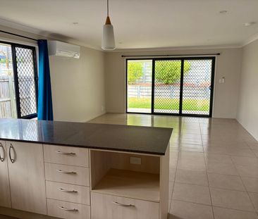 Family Home in Quite Cal-de-sac - a must inspect - Photo 6