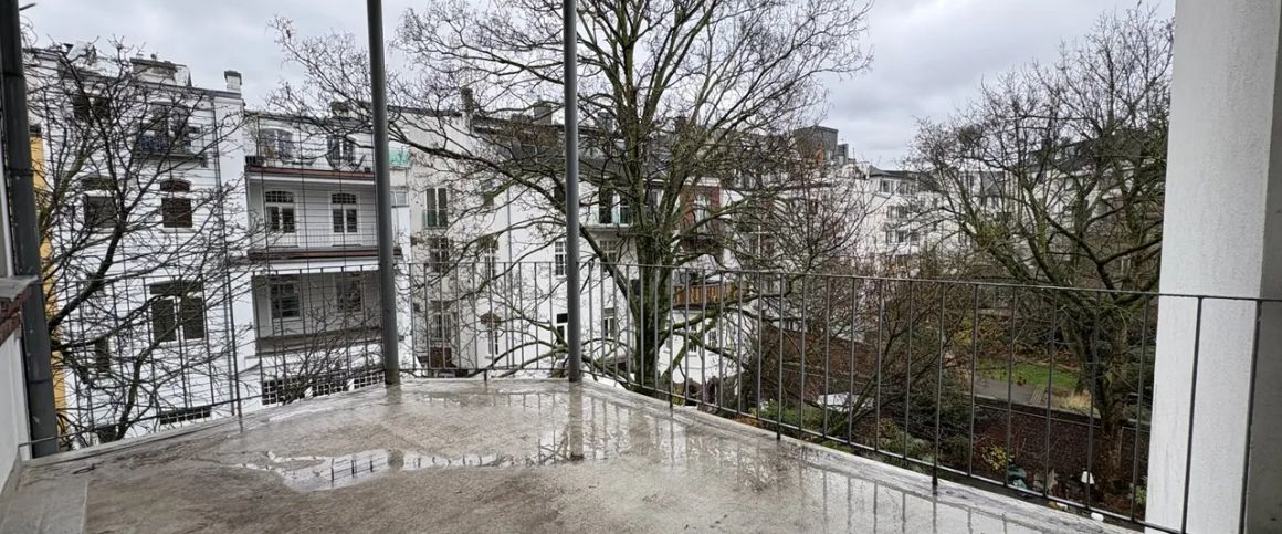 2-Zimmer Altbau mit Balkon zum Verlieben: Renoviert in Pempelfort! - Photo 1