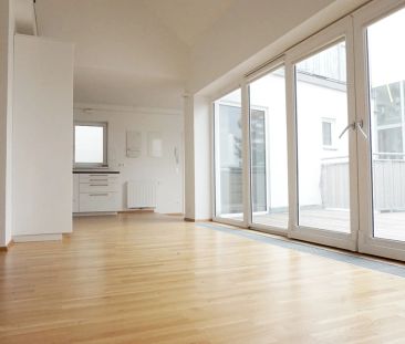 Schicke Dachwohnung mit 2 Terrassen und Traumausblick Nähe Moritzga... - Foto 1