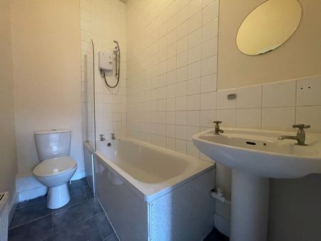 3 Bed Flat, Derby Road, SO14 - Photo 3