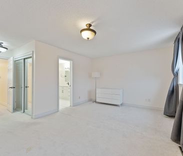 For Lease - 31 Craddock Street, Vaughan, Ontario - Photo 2