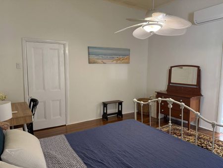 Healthcare Haven!! Private One-Bedroom Unit with All-Inclusive Comfort Near the Hospital - Photo 2