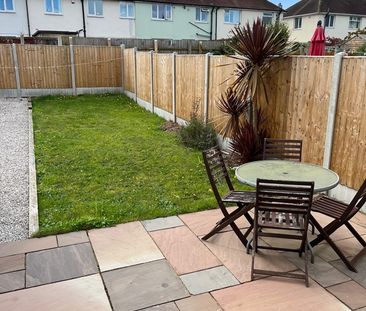 Room in a Shared House, Hyde Close, NG11 - Photo 2